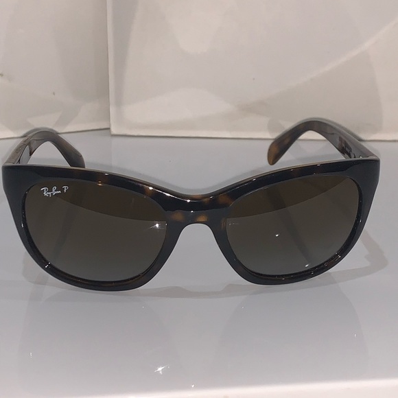 RayBan RB4216 sunglasses? H516